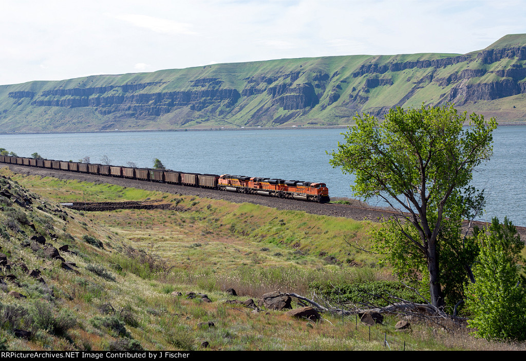 BNSF 8409